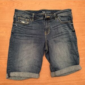 Gap Shorts Women's Size 10/30R Bermuda Shorts Medium Wash Distressed